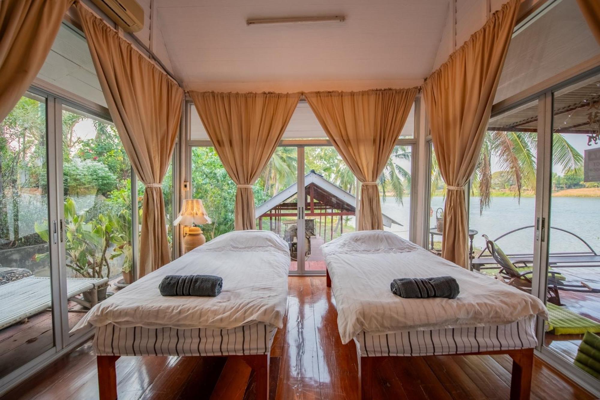 River Flow House Bangtanod Photharam Екстериор снимка